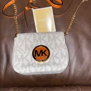 Authentic Michael Kors Fulton Vanilla Signature Crossbody